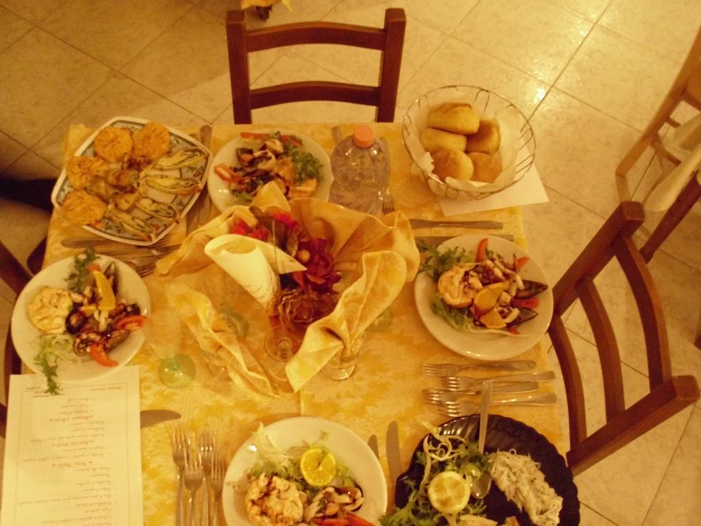 Pensione S. Antonio Ristorante Silvia Furci Siculo Dış mekan fotoğraf