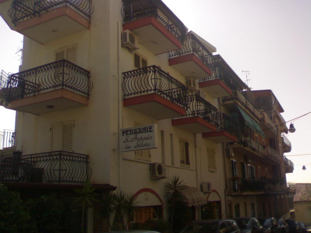 Pensione S. Antonio Ristorante Silvia Furci Siculo Dış mekan fotoğraf
