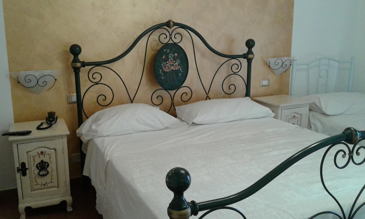 Pensione S. Antonio Ristorante Silvia Furci Siculo Dış mekan fotoğraf
